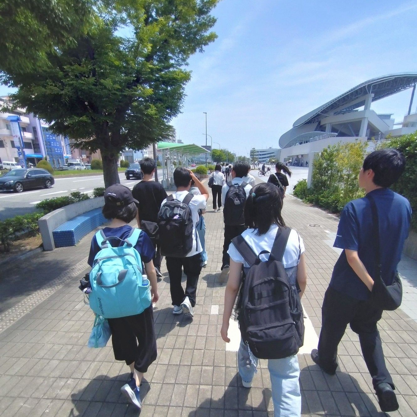 キャンパスを飛び出してみんなで遠足へ！水族館や美術館など、みんなと回って楽しめます！