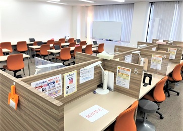 マンツーマン授業のブースです。