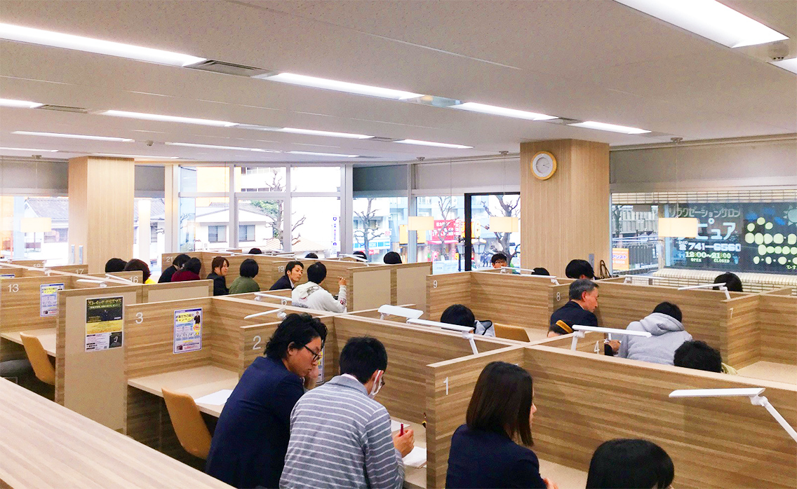 完全１対１で、状況に応じた学習が可能。オンライン指導も可能。