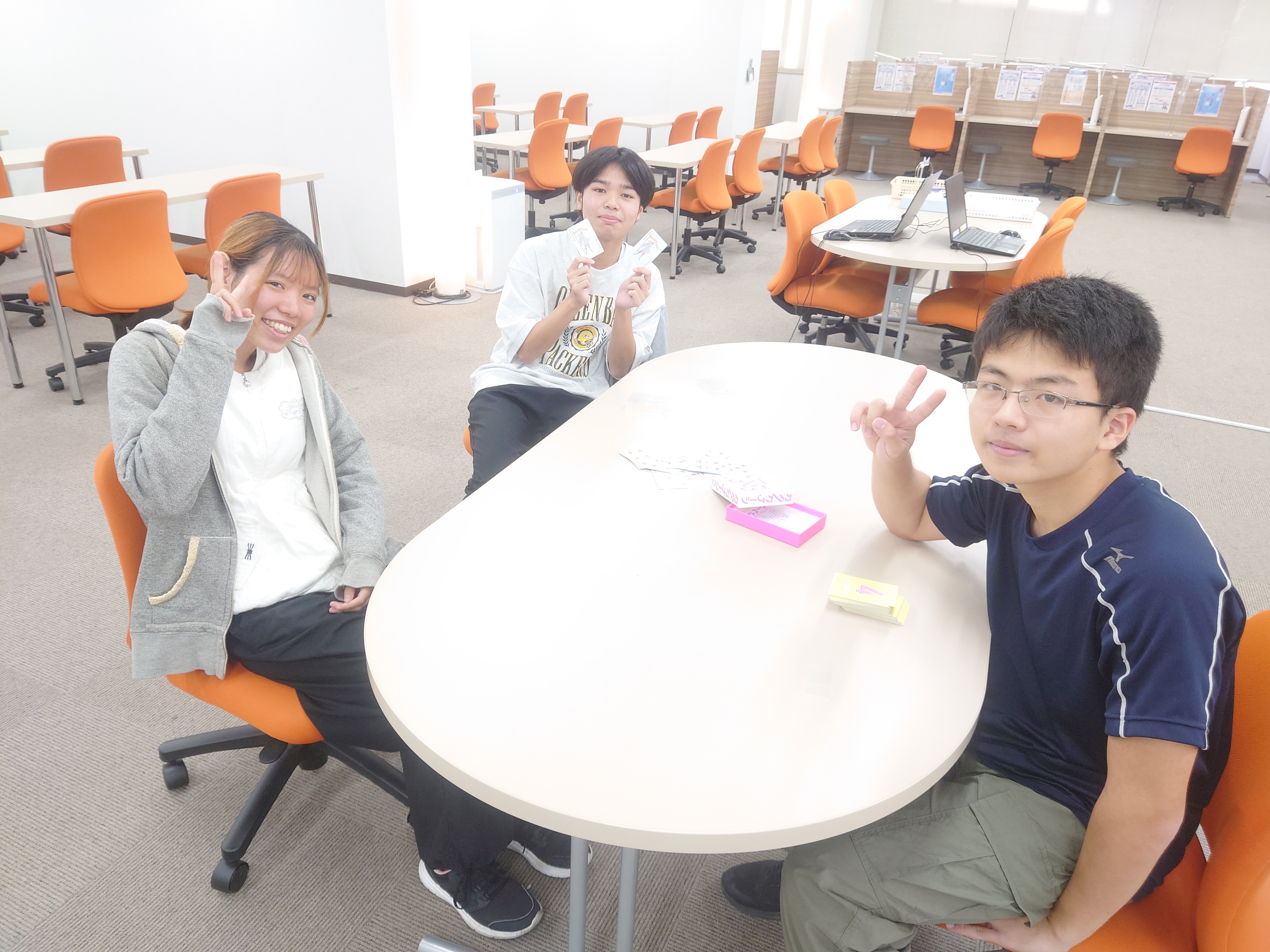 お昼休みは楽しくゲームで交流！