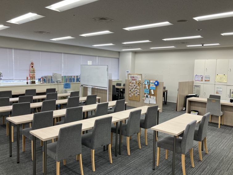 明るく清潔のある教室です